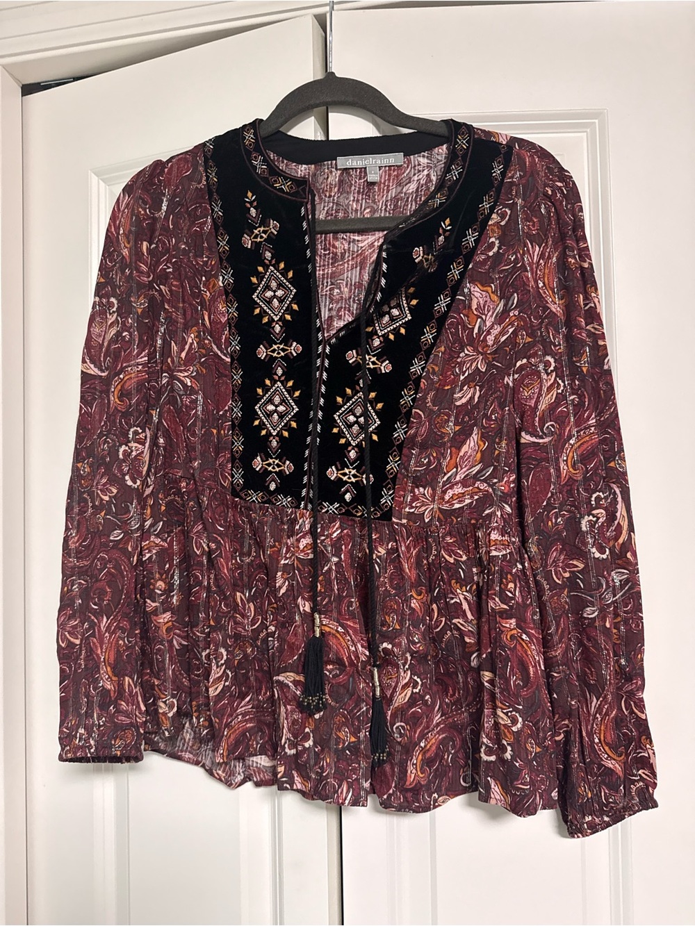 Daniel Rainn flowy top